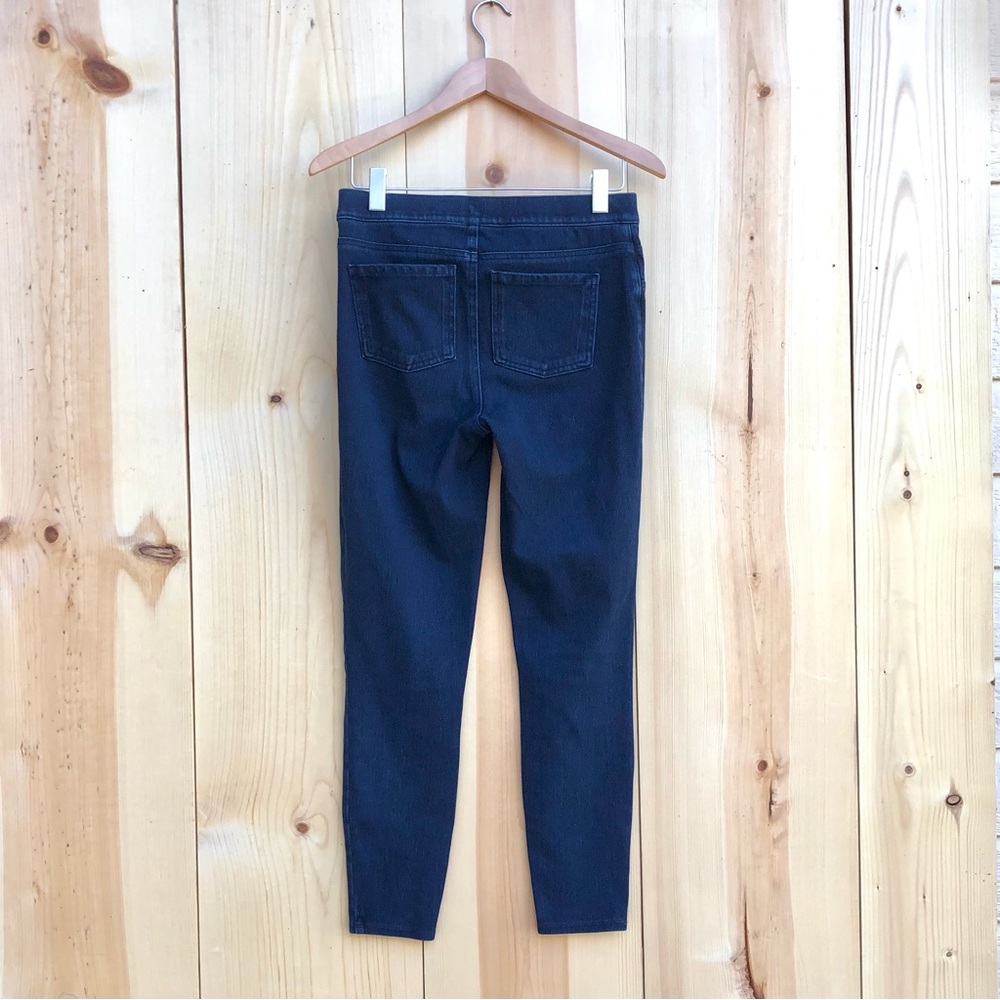 Spanx Dark Wash Jeans Pull On EUC Sz Medium - Picture 5 of 5